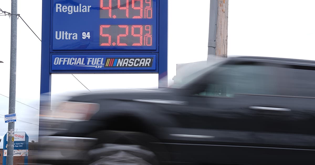 Gas Prices Hit $4 Per Gallon, Pressuring Fleet Fuel Budgets