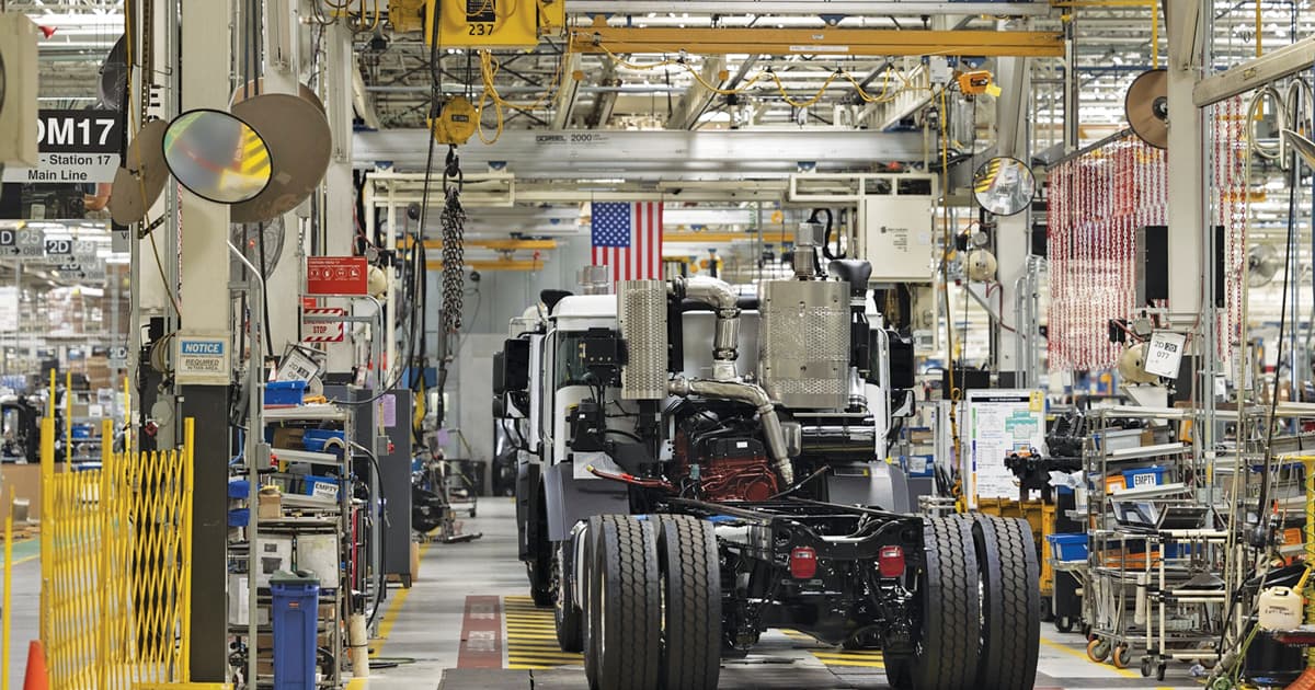 Class 8 Orders Rise as 2026 Build Slots Tighten