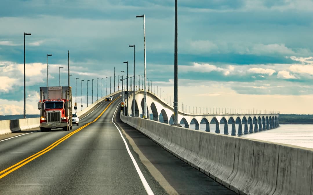 Heavy Duty Trucking Extends Deadlines for Fleet Innovation Awards