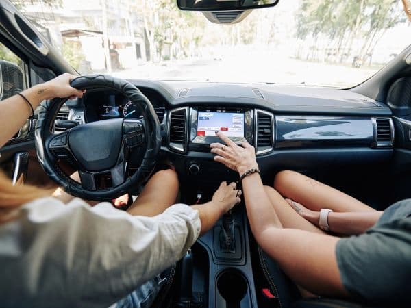 Study Flags Music Streaming as Driver-Distraction Risk